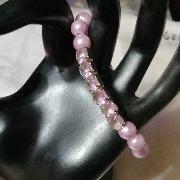 Girls lavender purple bracelet stretch NWT (sku 681) - Picture 2 of 7